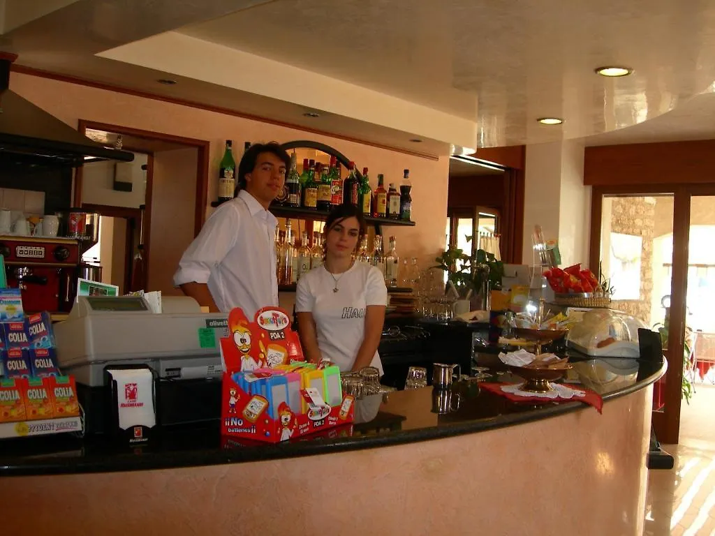 Albergo Centrale San Zeno di Montagna 2*,